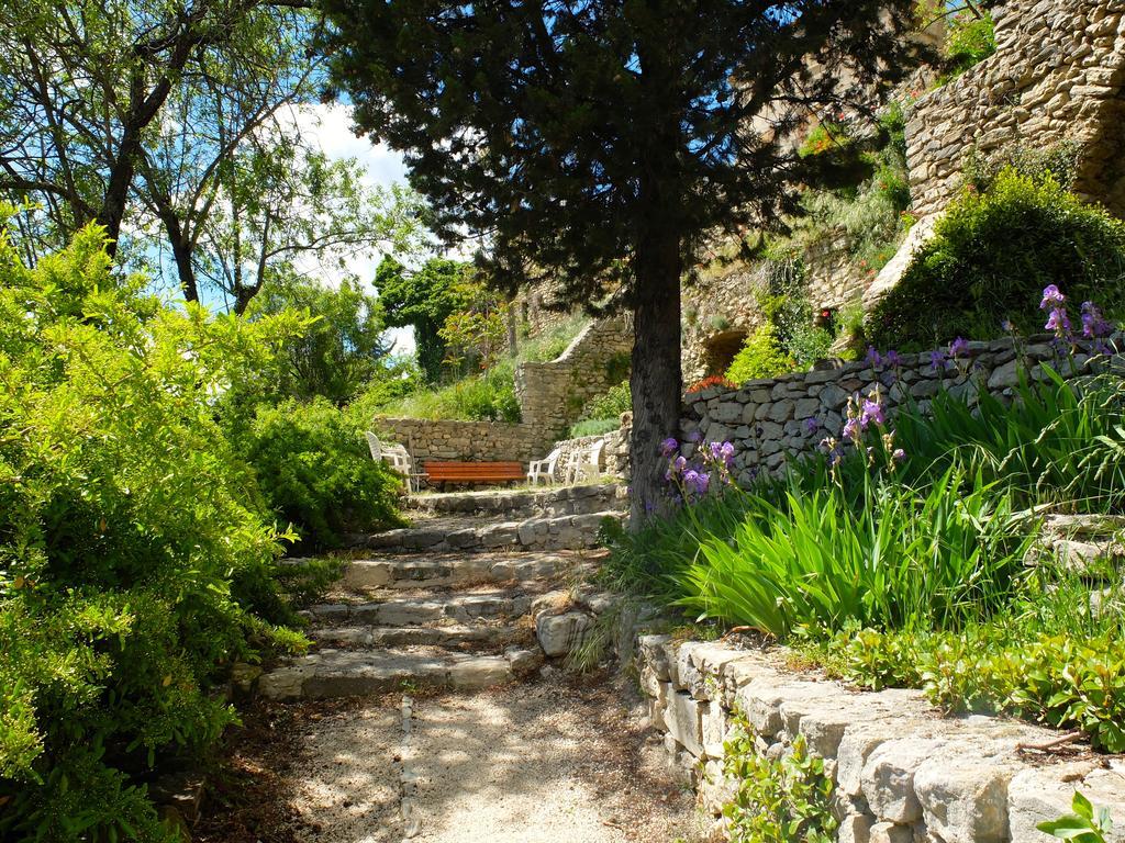 Chambres d'hôtes de l'Abbaye Montbrun-les-Bains Exterior foto